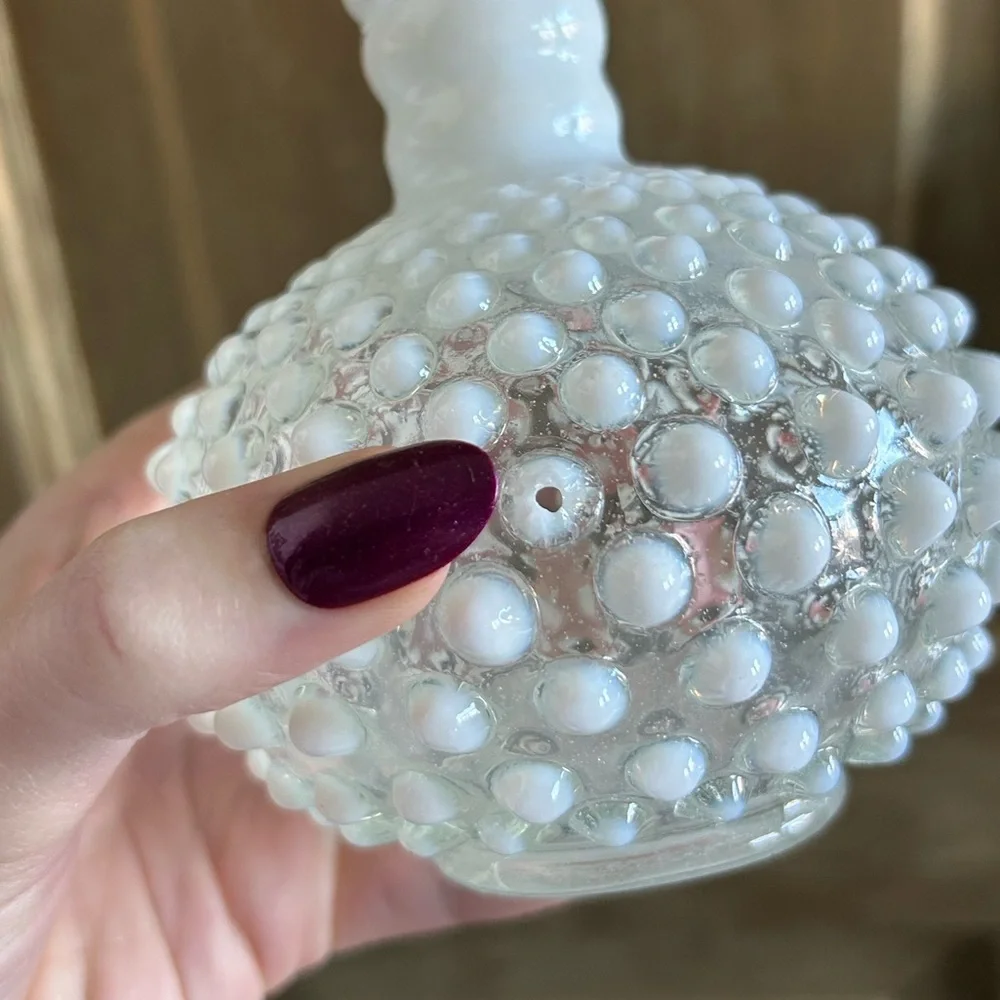 Vintage‎ Fenton hobnail vase